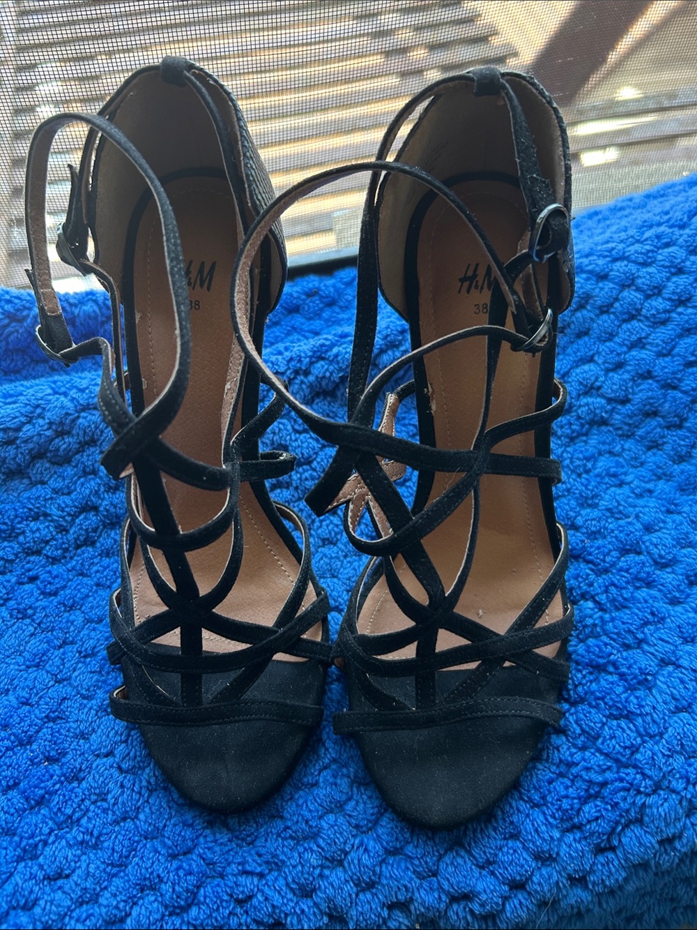 H&M Black Strappy Suede High Heel Sandals Size 38 BRAND NEW w/ FLAW SEE PICTURES